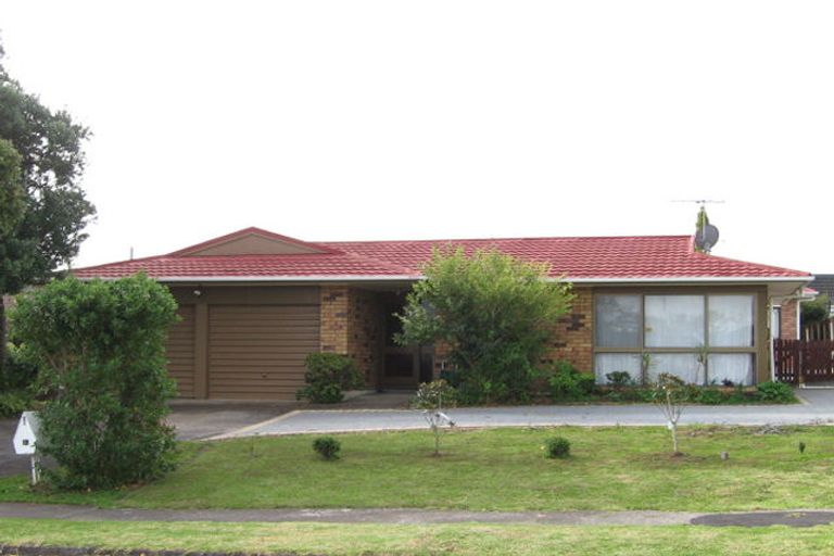 Photo of property in 31 Jillteresa Crescent, Half Moon Bay, Auckland, 2012