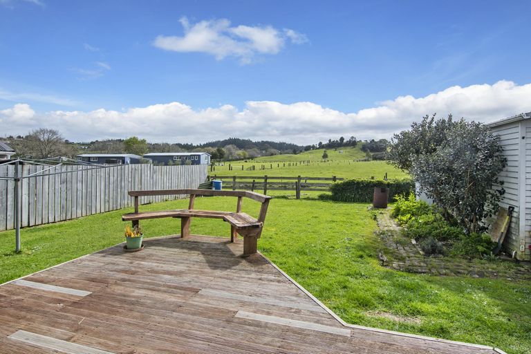 Photo of property in 33 Valley Road, Hikurangi, 0114