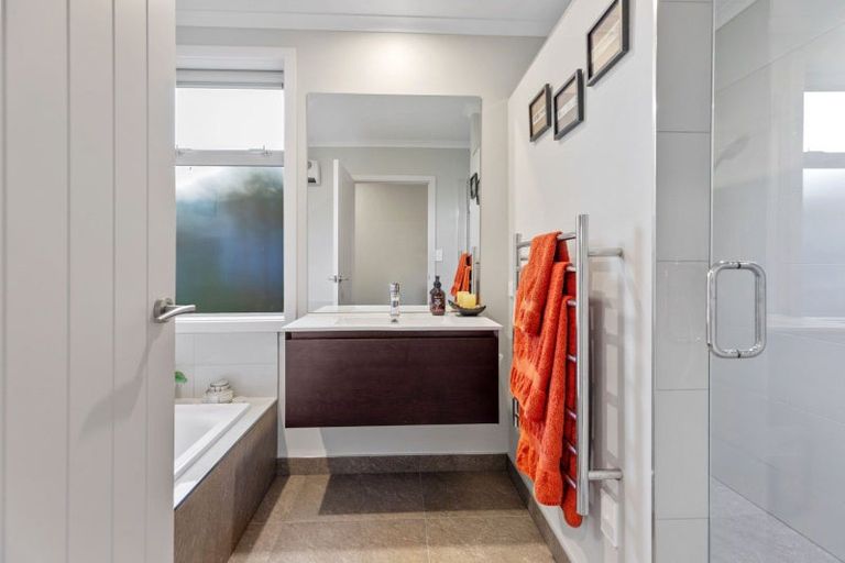 Photo of property in 56 Cassinia Close, Papamoa Beach, Papamoa, 3118