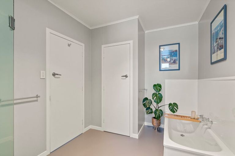 Photo of property in 2268 Ohai Clifden Highway, Orawia, Otautau, 9682