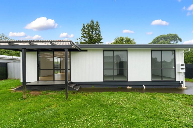 Photo of property in 2/16 Cameron Place, Ranui, Auckland, 0612