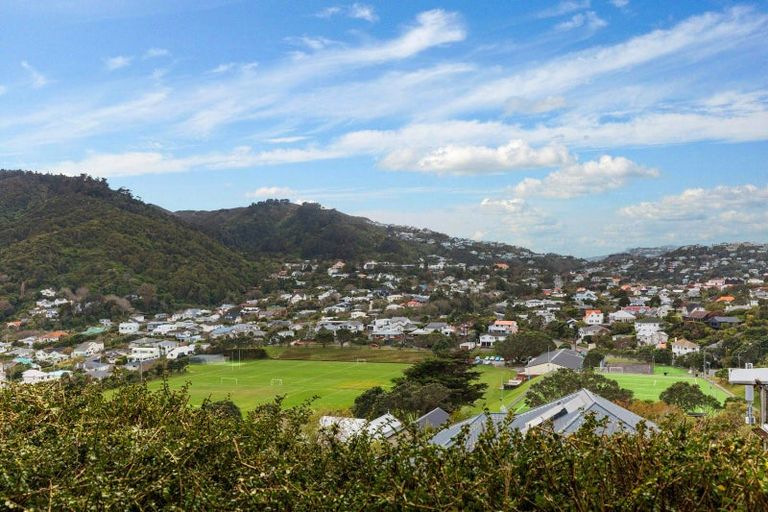 Photo of property in 129 Cockayne Road, Khandallah, Wellington, 6035