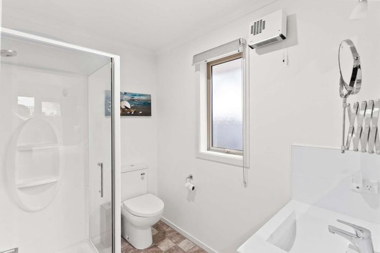 Photo of property in 4/7 Wineberry Avenue, Amberley, 7410