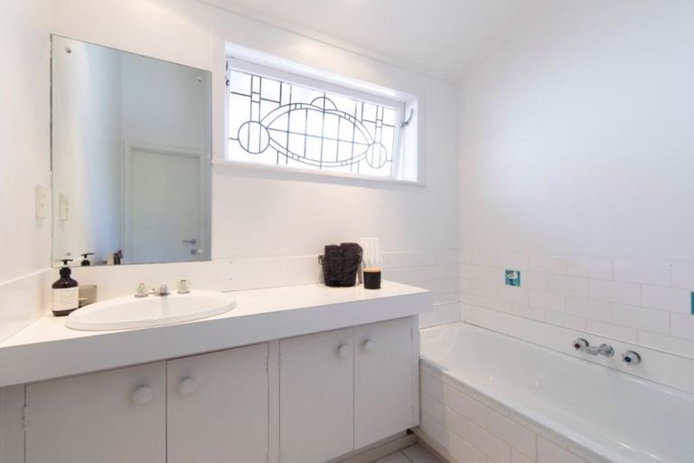 Photo of property in 19 Martin Avenue, Beckenham, Christchurch, 8023