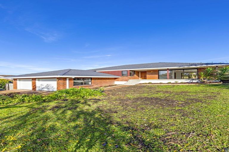 Photo of property in 16 Voltaire Court, Botany Downs, Auckland, 2010