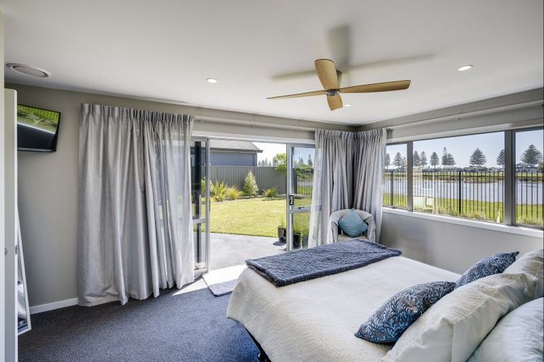 Photo of property in 28 Kaituna Place, Te Awa, Napier, 4110