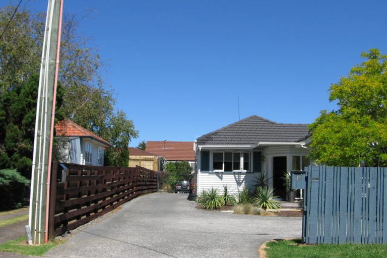 Photo of property in 1/16 Stratford Avenue, Milford, Auckland, 0620