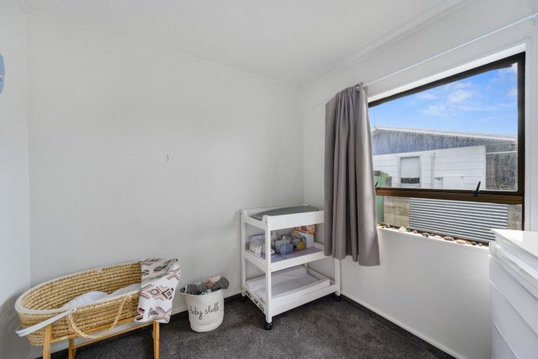 Photo of property in 33 Duckworth Crescent, Greenmeadows, Napier, 4112