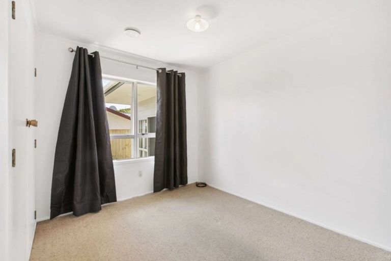 Photo of property in 28 Dingadee Street, Welcome Bay, Tauranga, 3112