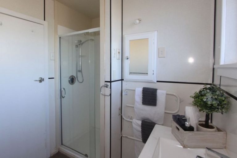 Photo of property in 21 Inwoods Road, Parklands, Christchurch, 8083