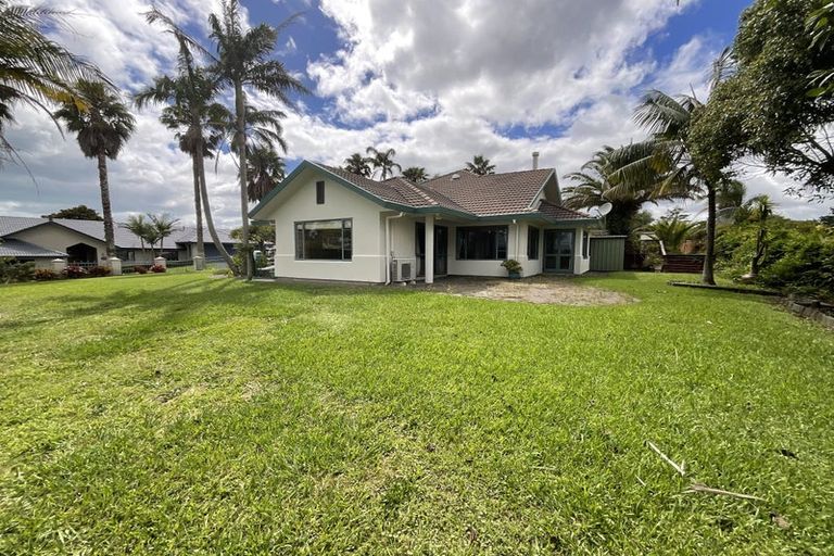 Photo of property in 12 The Mews, Shamrock Park, Auckland, 2016