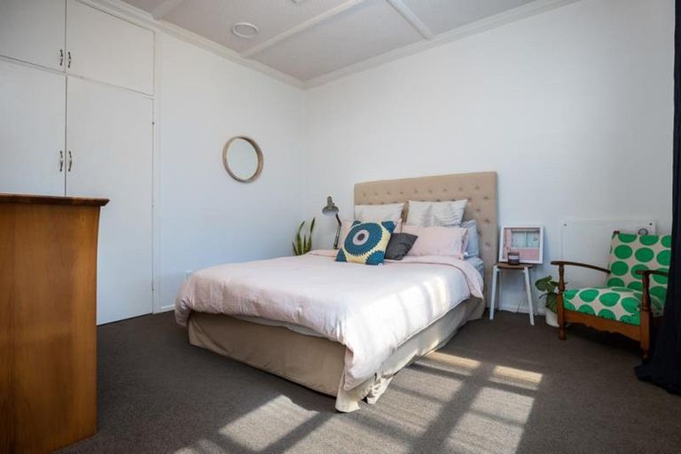 Photo of property in 25 Birdwood Avenue, Moturoa, New Plymouth, 4310