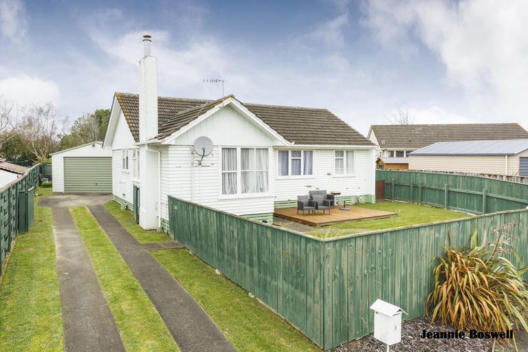 Photo of property in 3 Kupe Place, Highbury, Palmerston North, 4412