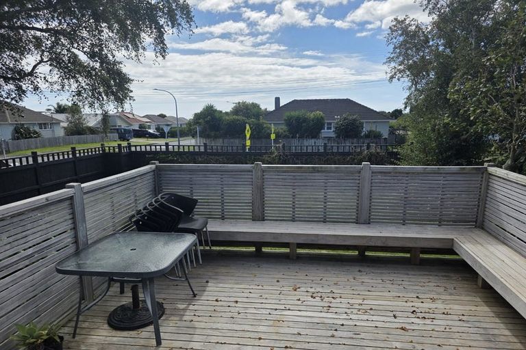 Photo of property in 8 Karaka Street, Merrilands, New Plymouth, 4312