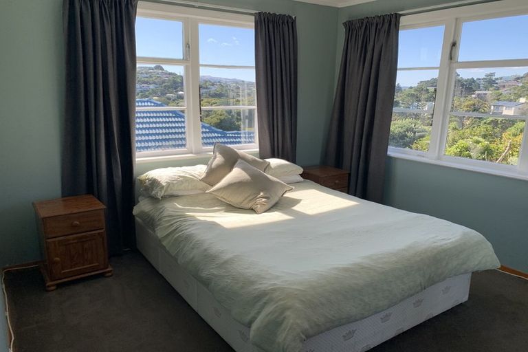 Photo of property in 26 Lyndfield Lane, Newlands, Wellington, 6037