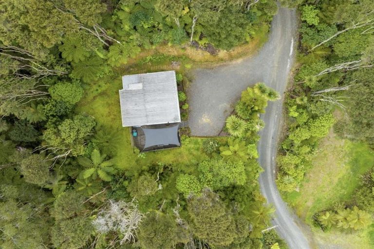 Photo of property in 390 Driving Creek Road, Coromandel, 3506