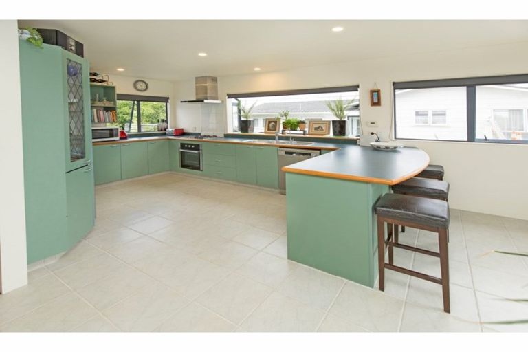 Photo of property in 62 Stanmore Bay Road, Stanmore Bay, Whangaparaoa, 0932