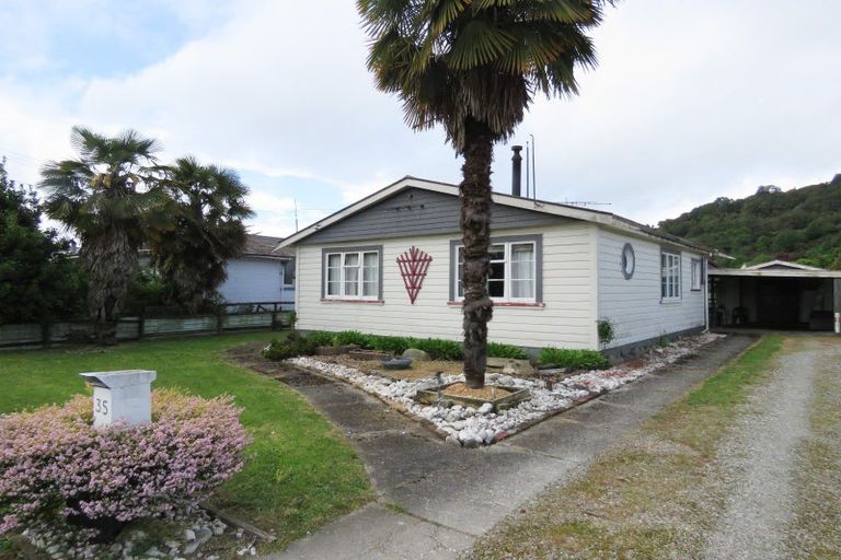 Photo of property in 35 Dick Street, Reefton, 7830