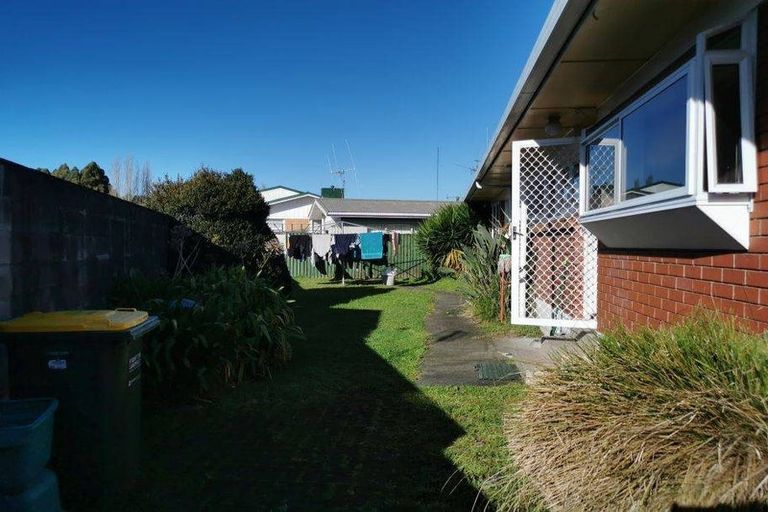 Photo of property in 35 Berkley Avenue, Hillcrest, Hamilton, 3216