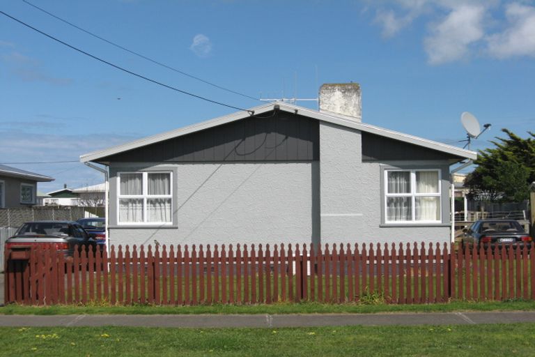 Photo of property in 28 Titoki Street, Castlecliff, Whanganui, 4501
