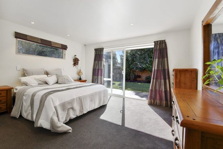 Photo of property in 6 Punga Lane, Parklands, Christchurch, 8083