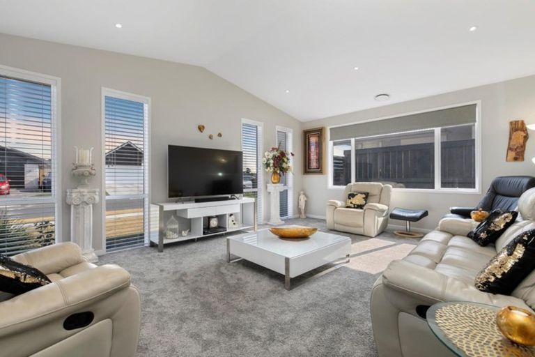 Photo of property in 11 Saint Thomas Avenue, Pyes Pa, Tauranga, 3112