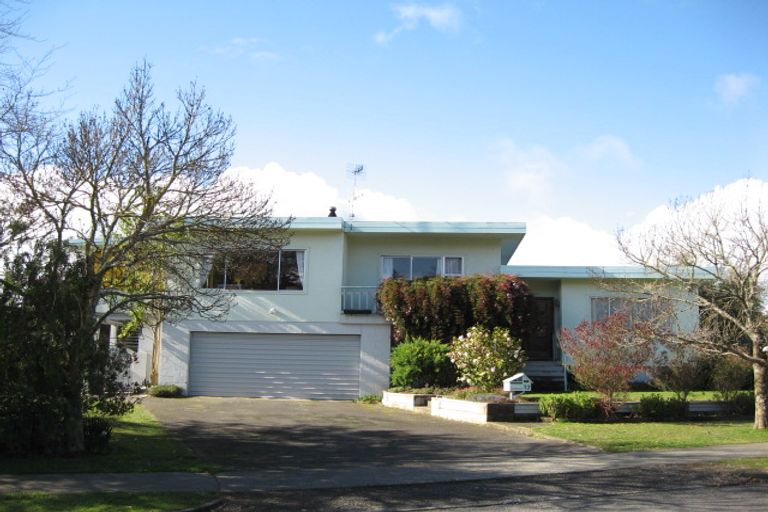 Photo of property in 37 Tauroa Road, Havelock North, 4130