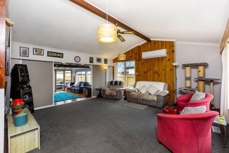 Photo of property in 40 Moeraki Road, Maoribank, Upper Hutt, 5018