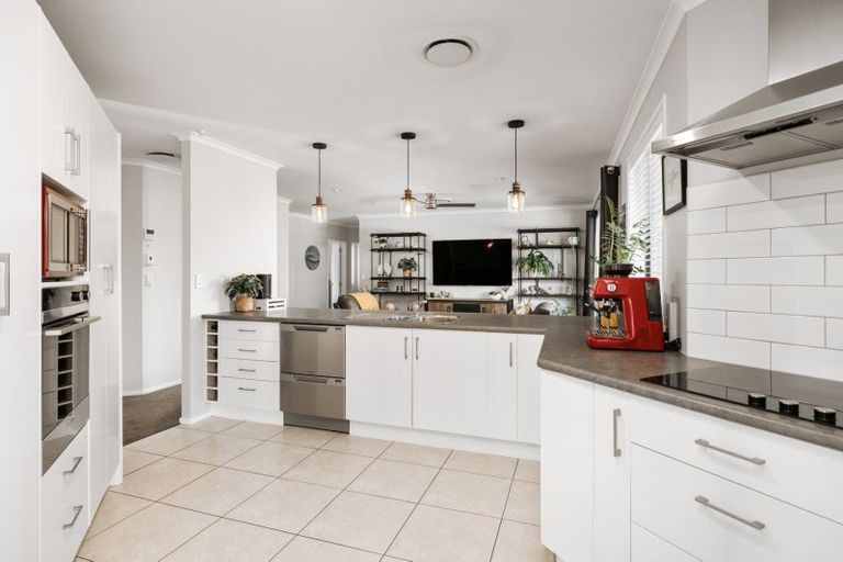 Photo of property in 7 Nicole Place, Papamoa Beach, Papamoa, 3118