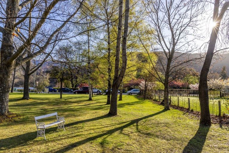 Photo of property in 13 Berkshire Street, Arrowtown, 9302