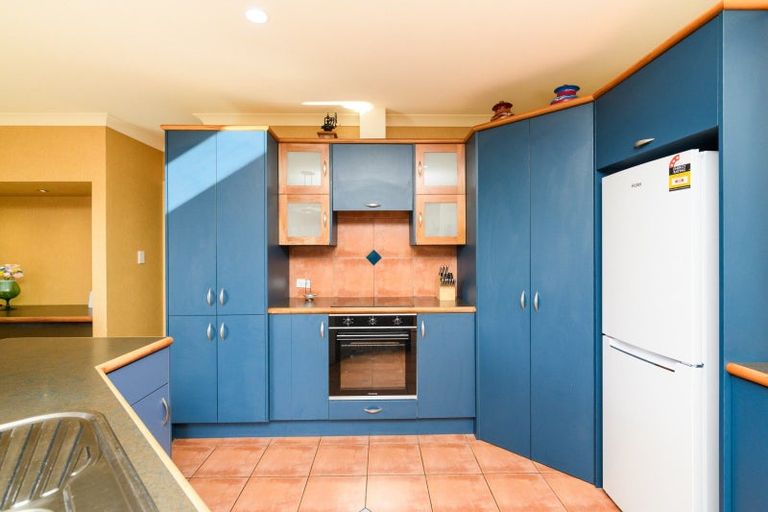 Photo of property in 16 Presidential Drive, Milson, Palmerston North, 4414