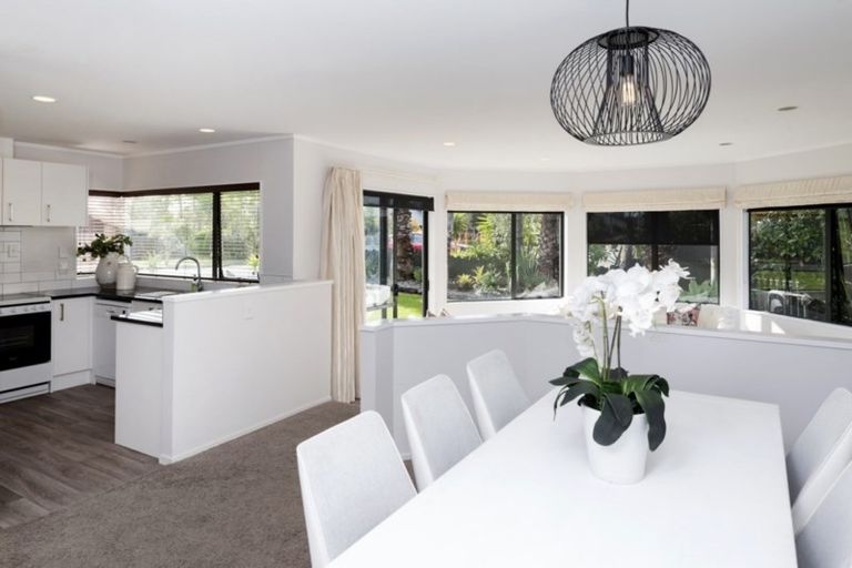Photo of property in 7 Robina Court, Burswood, Auckland, 2013