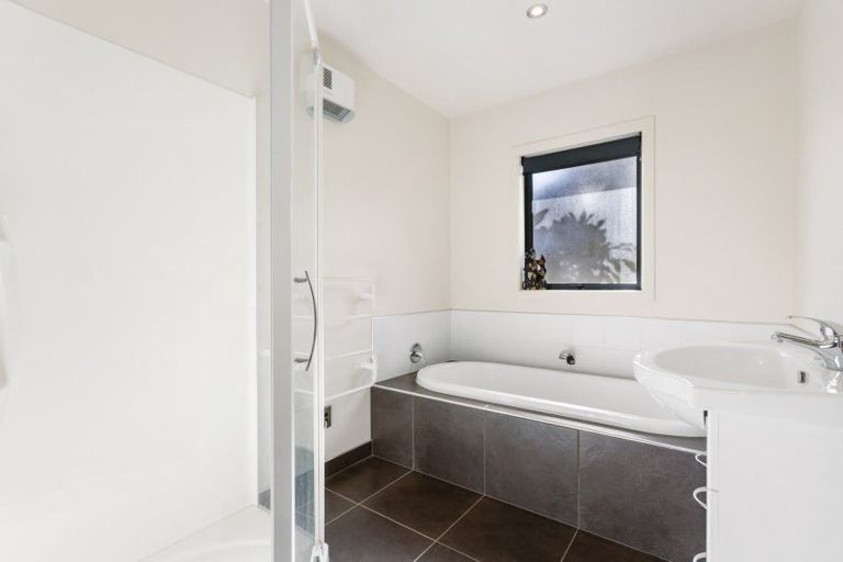 Photo of property in 27 Farrant Drive, Wanaka, 9305