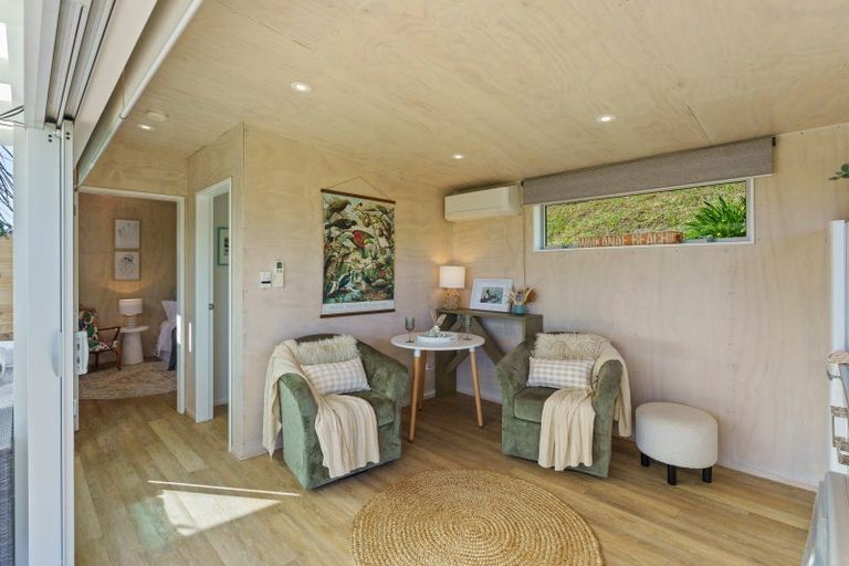 Photo of property in 33a Hicks Crescent, Waikanae Beach, Waikanae, 5036