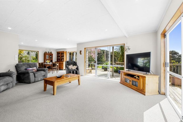 Photo of property in 1180 East Coast Road, Redvale, Albany, 0794