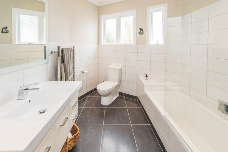 Photo of property in 142 Mount View Road, Bastia Hill, Whanganui, 4500