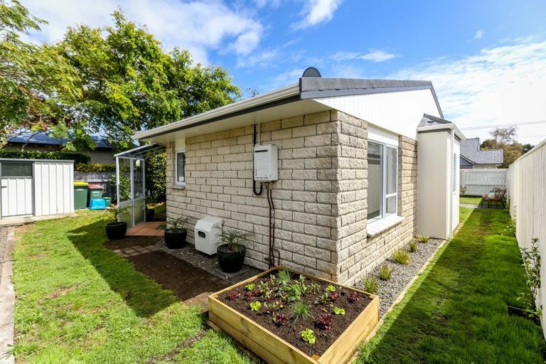 Photo of property in 31 Barrett Street, Westown, New Plymouth, 4310