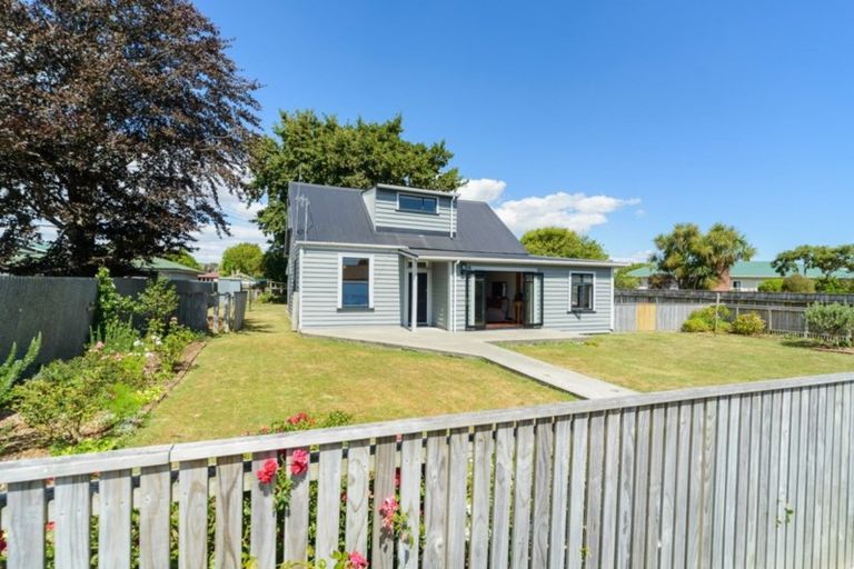 Photo of property in 3 Bull Street, Bulls, 4818