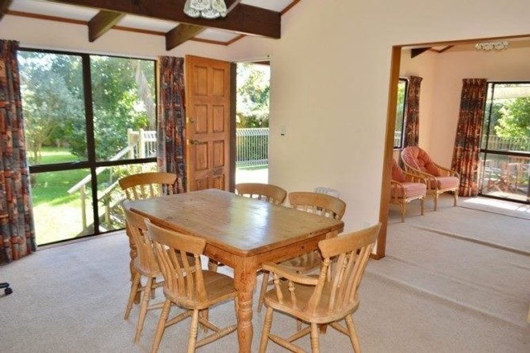 Photo of property in 32 Wi Pere Street, Manakau, 5573