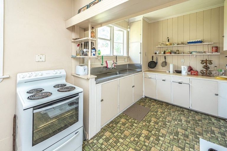 Photo of property in 10 Oturi Road, Waverley, 4510