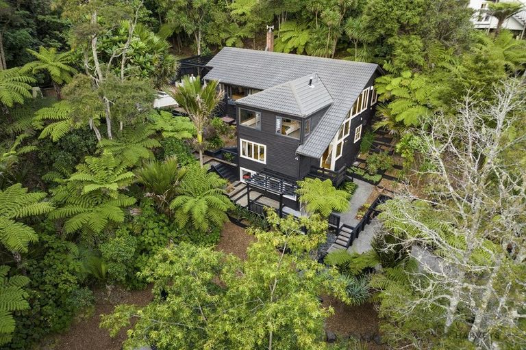 Photo of property in 27 Scenic Drive, Titirangi, Auckland, 0604