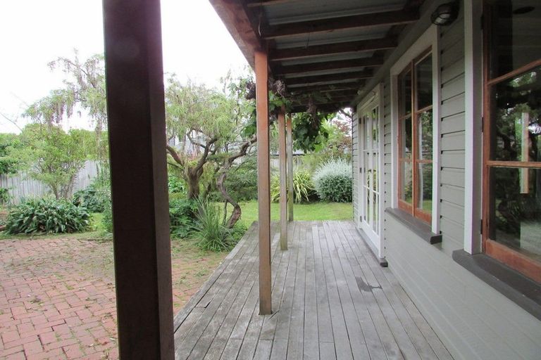 Photo of property in 19 Flavell Street, Heathcote Valley, Christchurch, 8022