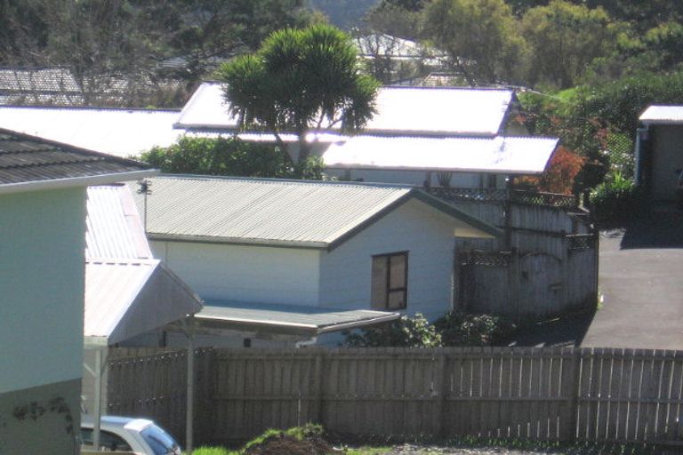 Photo of property in 2/25 Wallace Road, Ranui, Auckland, 0612