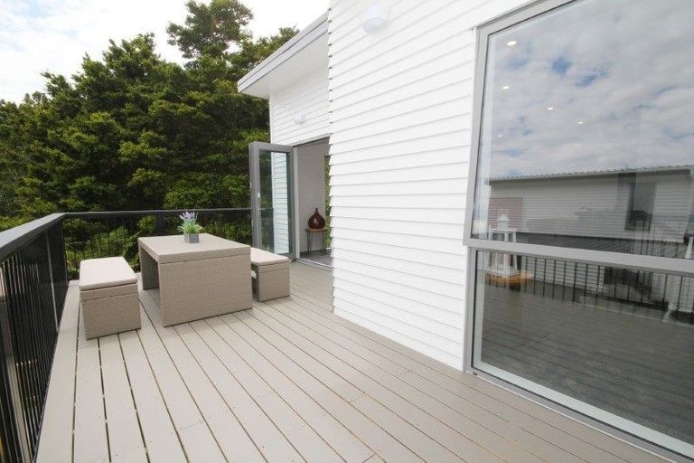 Photo of property in 21 Moller Street, Beach Haven, Auckland, 0626