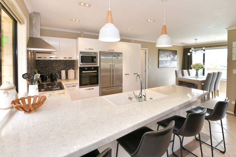 Photo of property in 8a Astrolabe Place, Gulf Harbour, Whangaparaoa, 0930