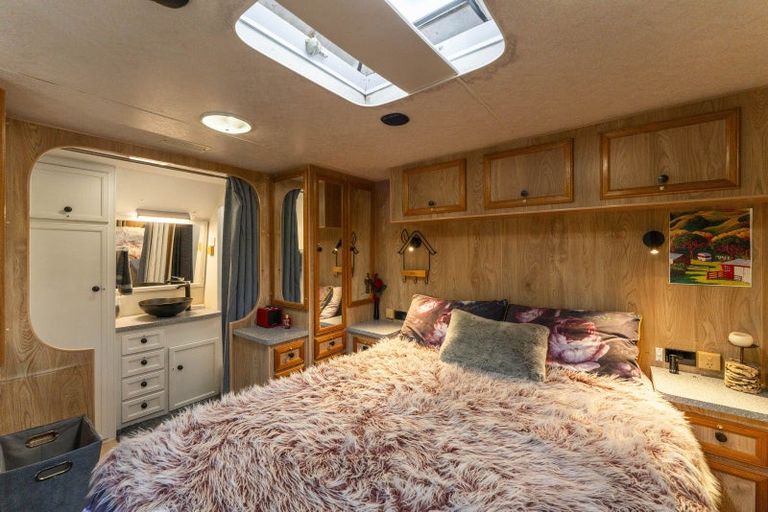 Photo of property in 16 Parawera Drive, Acacia Bay, Taupo, 3330