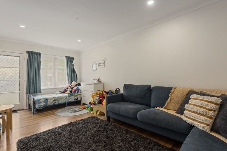 Photo of property in 2/30 Wilford Street, Wallaceville, Upper Hutt, 5018