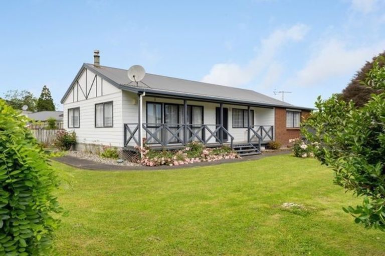 Photo of property in 18 Millhaven Place, Otaki, 5512