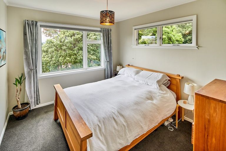 Photo of property in 58 Helston Road, Paparangi, Wellington, 6037