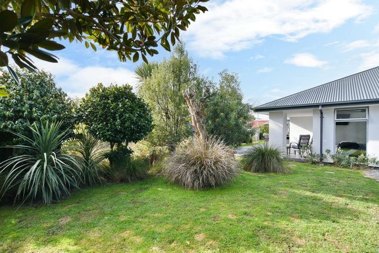 Photo of property in 1 Rue De La Mare, Parklands, Christchurch, 8083